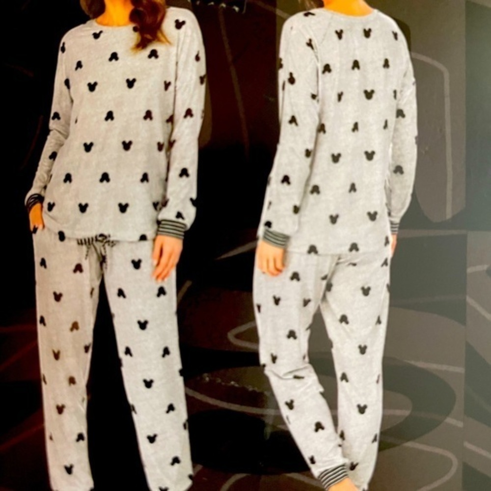 Disney Mickey  Cozy 2-Pc Pajama Set/ X-Small/ Gray. (W-1)